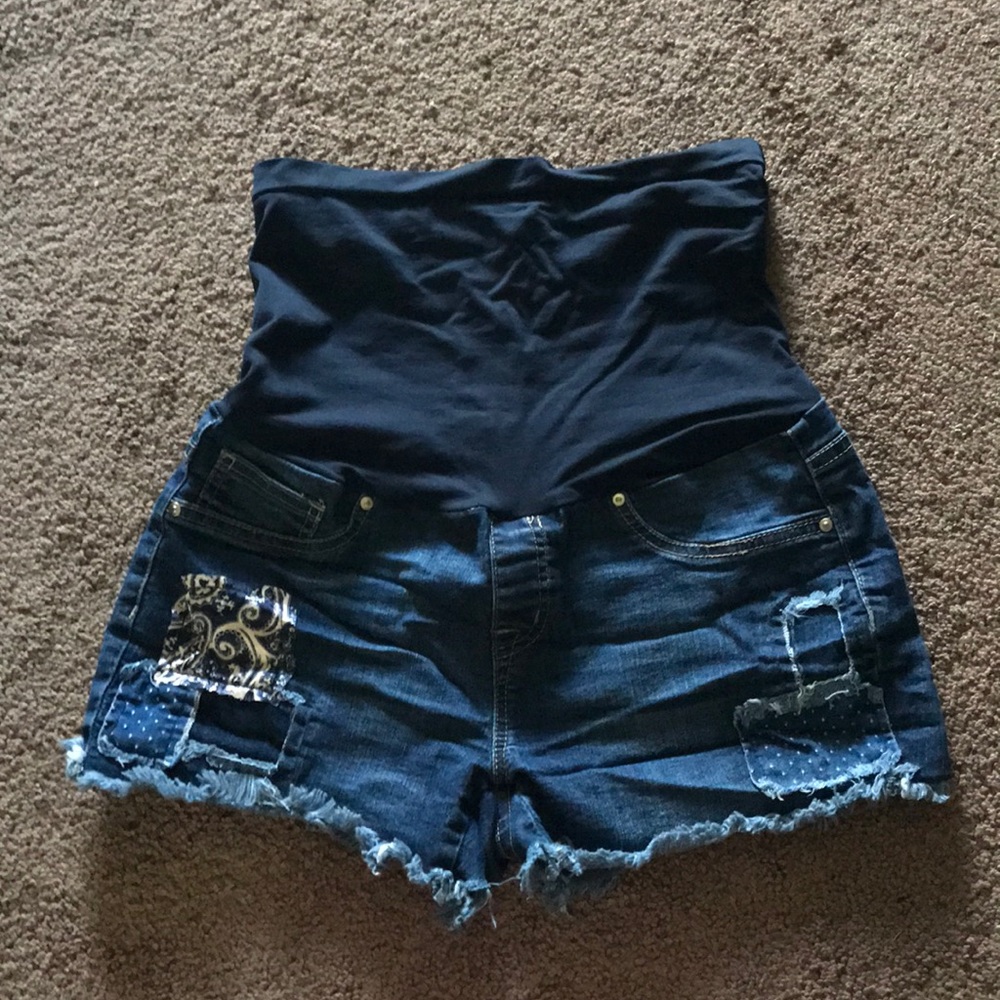 Maternity shorts
